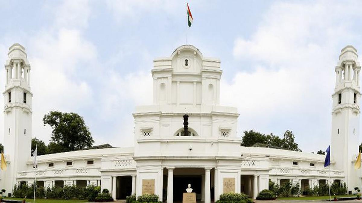 Delhi Economic and Political